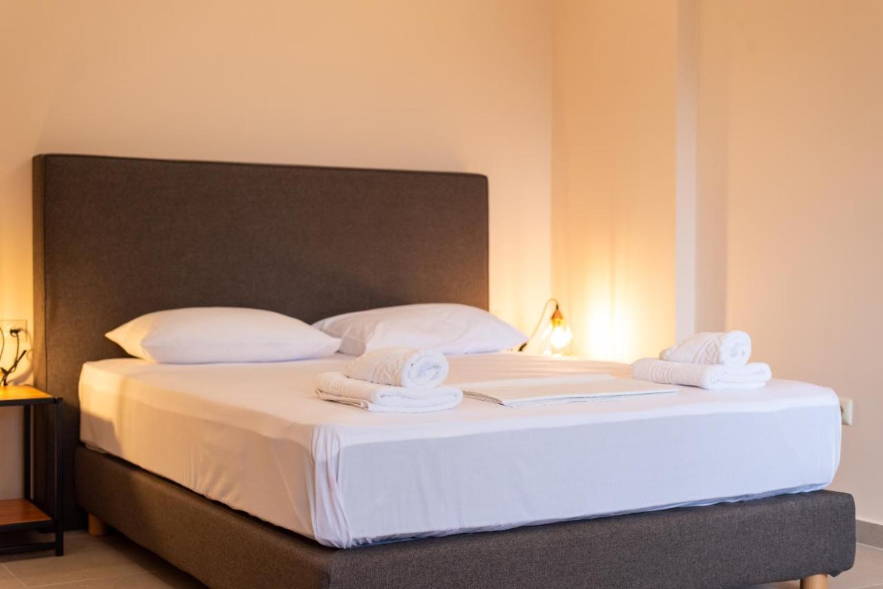 Mini Suites Near Athen'S Airport Free Shuttle From And To Athen'S Airport Spáta Dış mekan fotoğraf